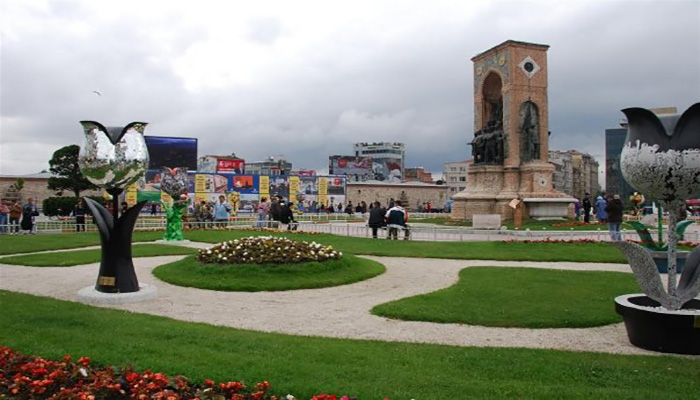 نگاهی کلی به میدان تکسیم استانبول1